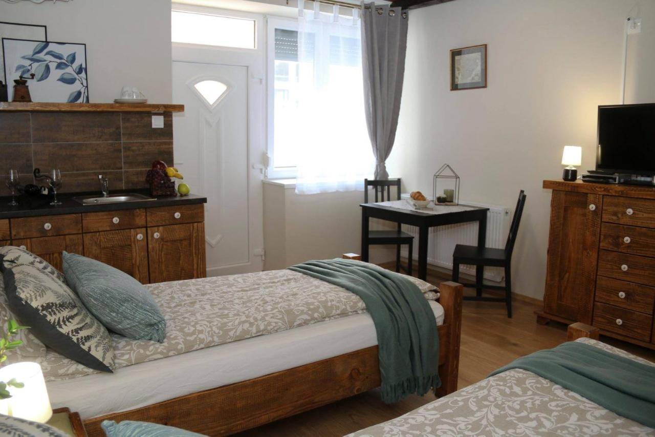 Pálma Apartmanok Szálláshely Százhalombatta 4a Kültér fotó